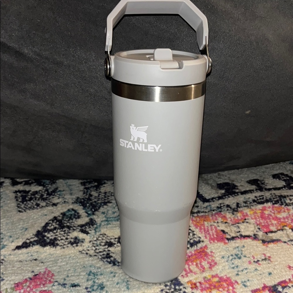 Stanley Light Gray Travel Tumbler with Handle